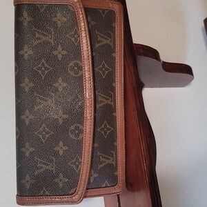 LV monogran  clutch